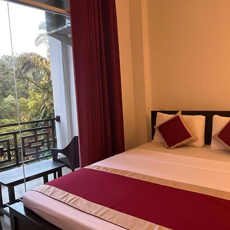 Kandy Rivers Edge Nature Resort מראה חיצוני תמונה