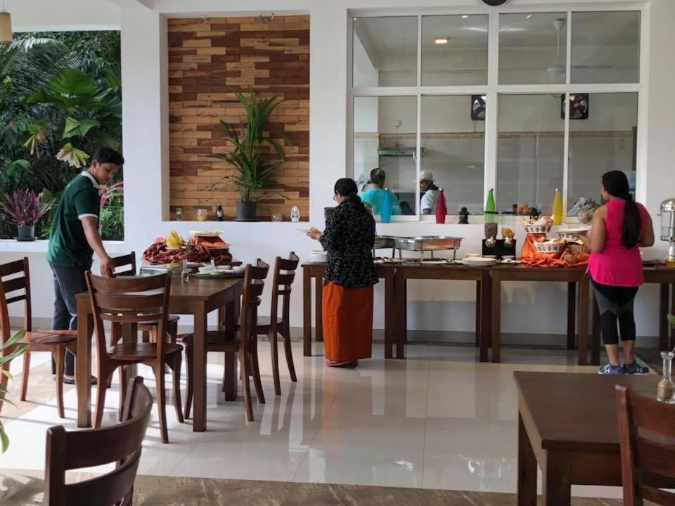 Kandy Rivers Edge Nature Resort מראה חיצוני תמונה