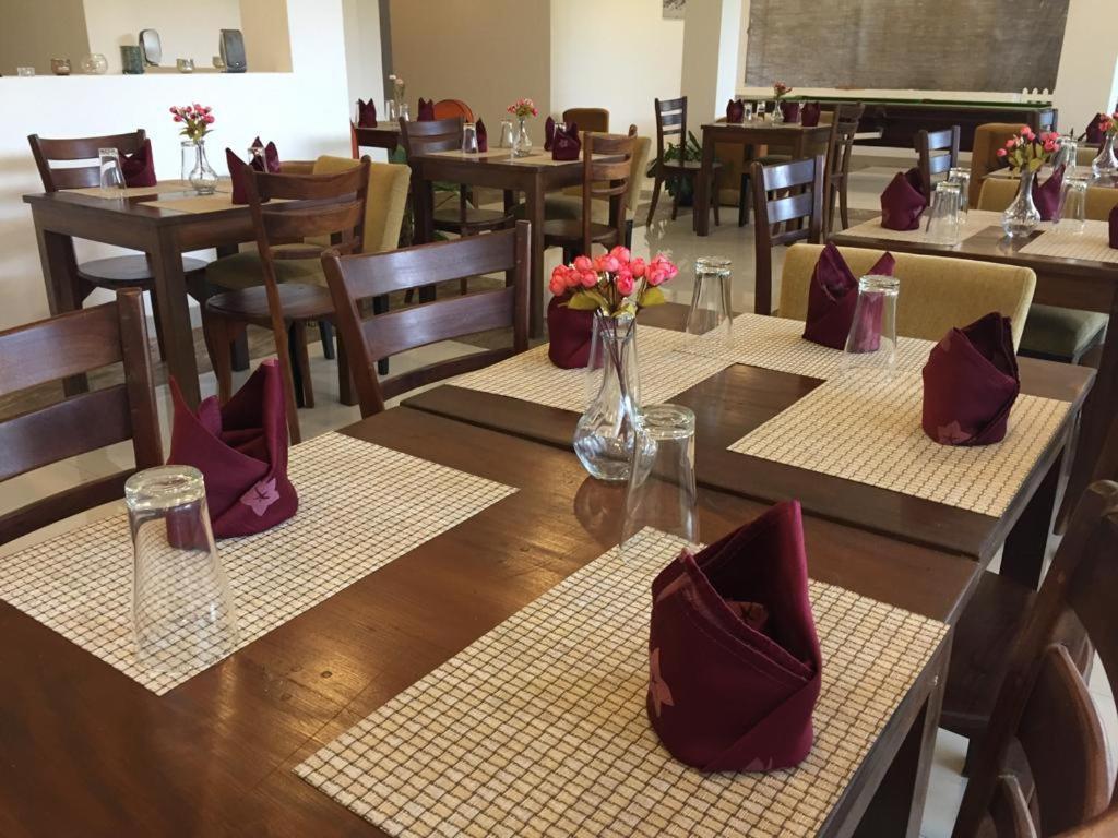 Kandy Rivers Edge Nature Resort מראה חיצוני תמונה