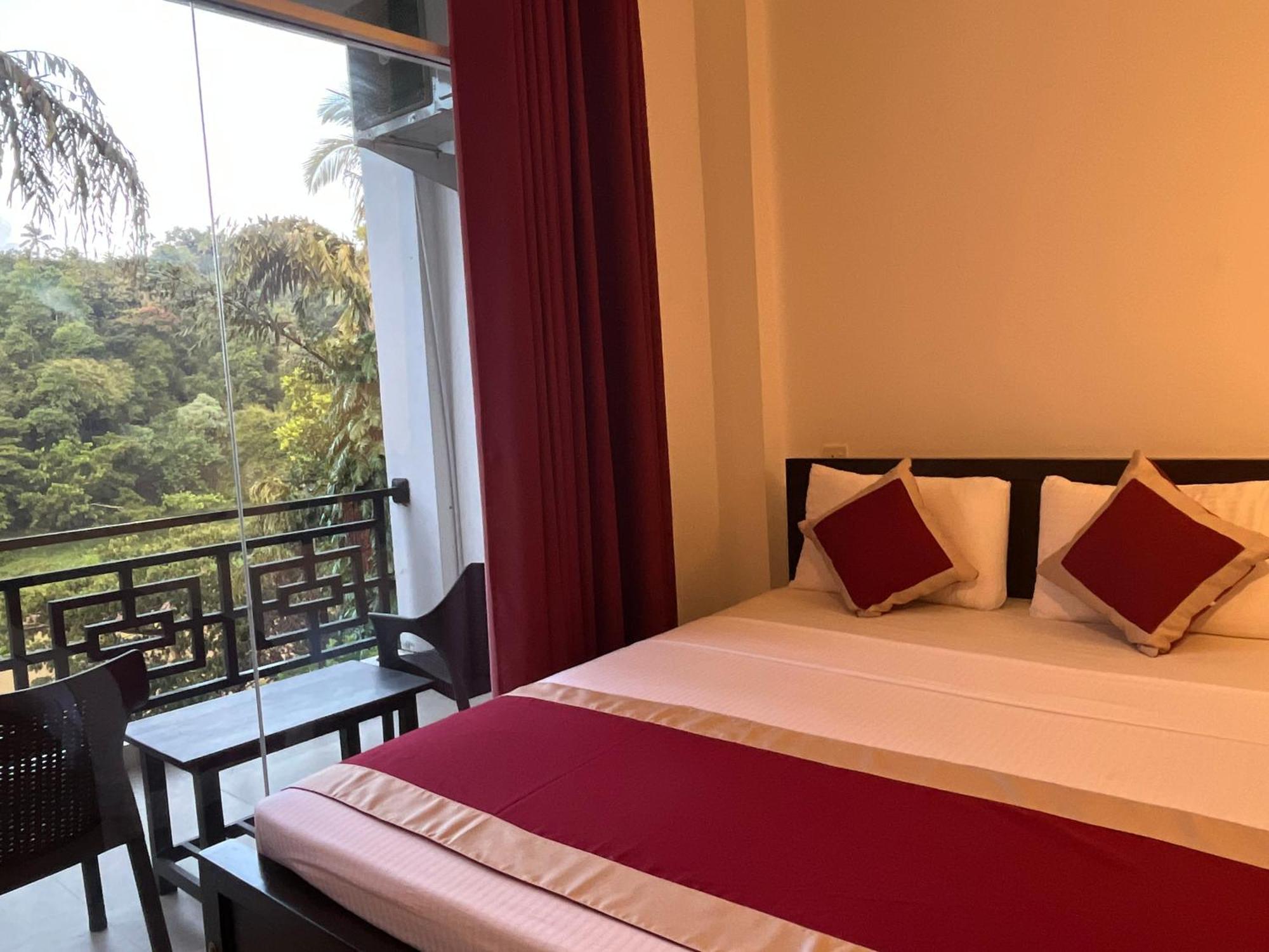 Kandy Rivers Edge Nature Resort מראה חיצוני תמונה