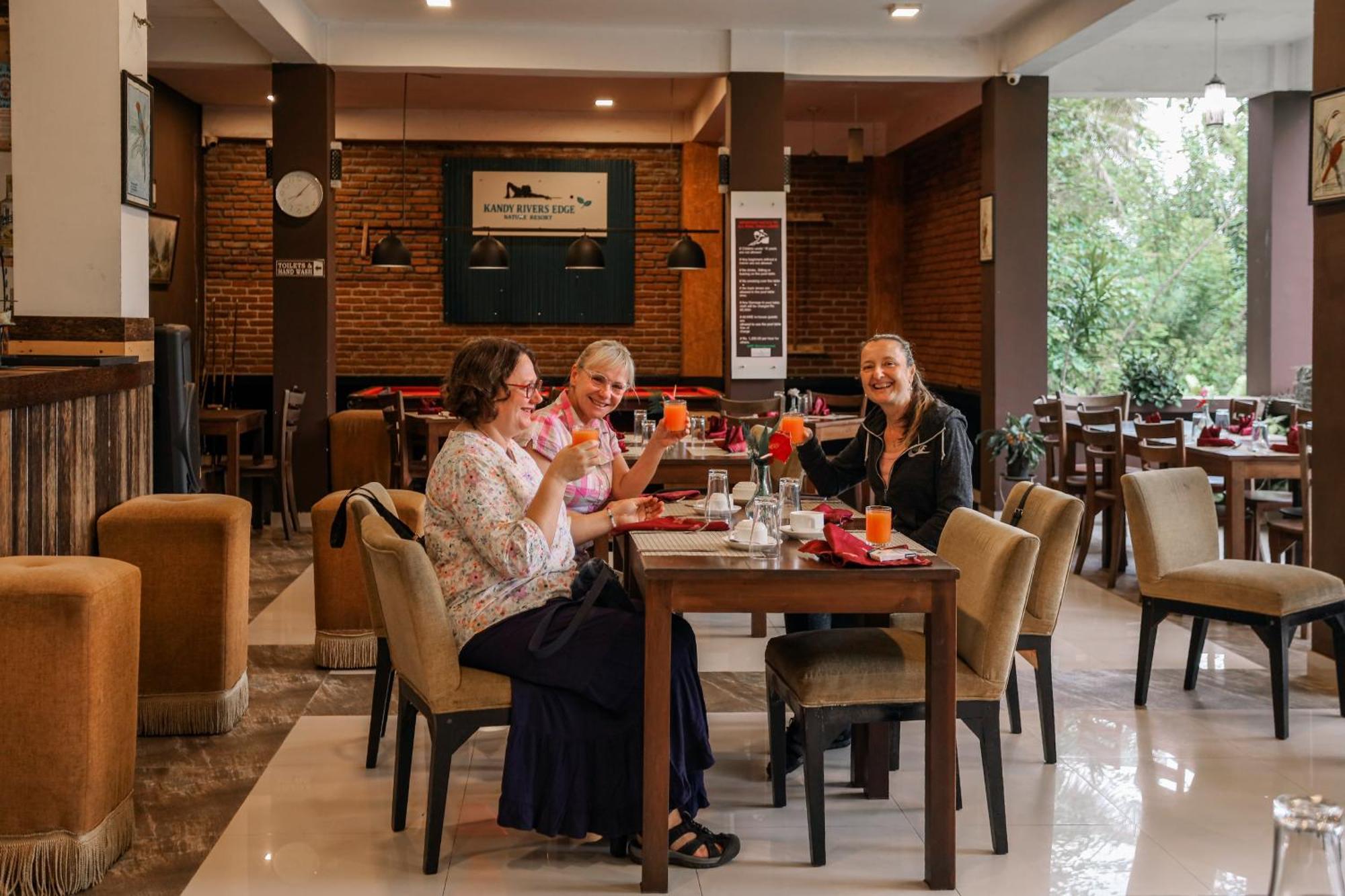 Kandy Rivers Edge Nature Resort מראה חיצוני תמונה